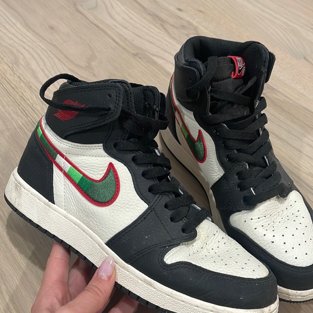 Nike Jordan 1 Sports Illustrated size 7Y